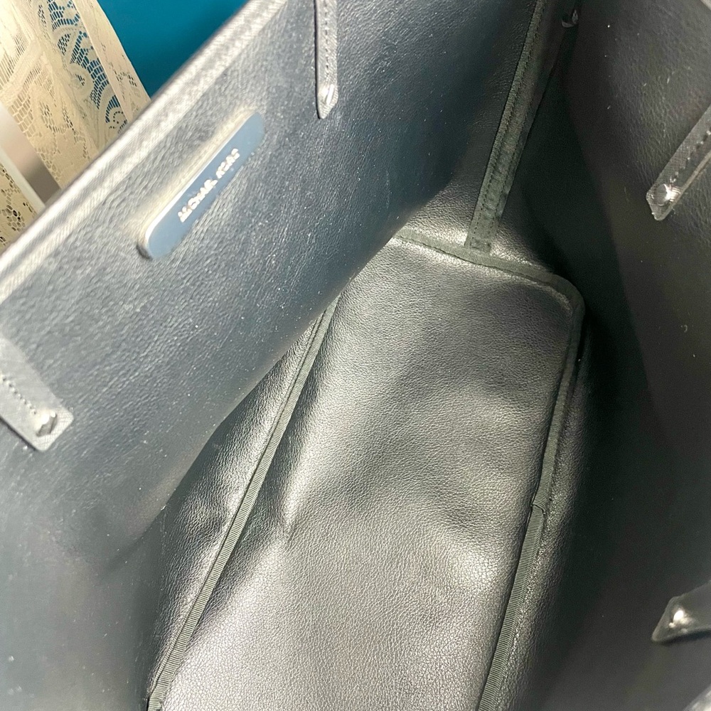 Michael Kors Black with Matching Pouch Signature Tote - Picture 8 of 17